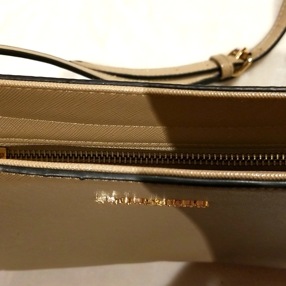 Woman's  Fashion  Pocketbook - Picture 5 of 8